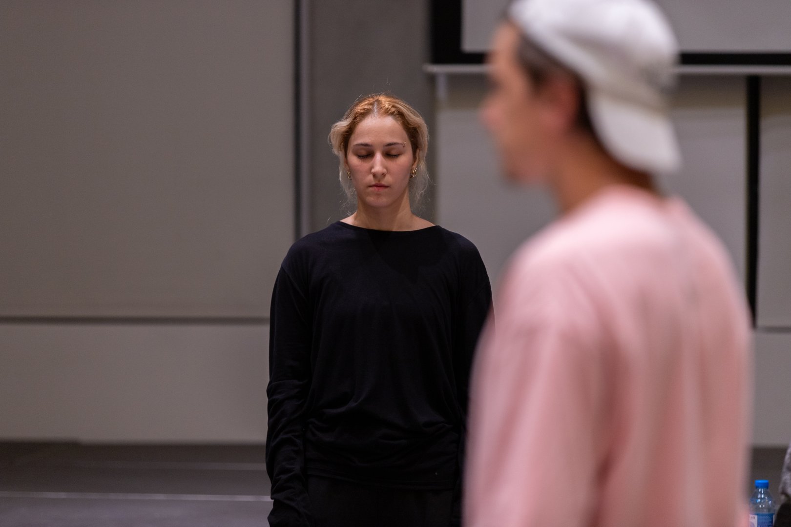 В YARAT представлен пластический спектакль под названием "Наедине с собой" (ФОТО)