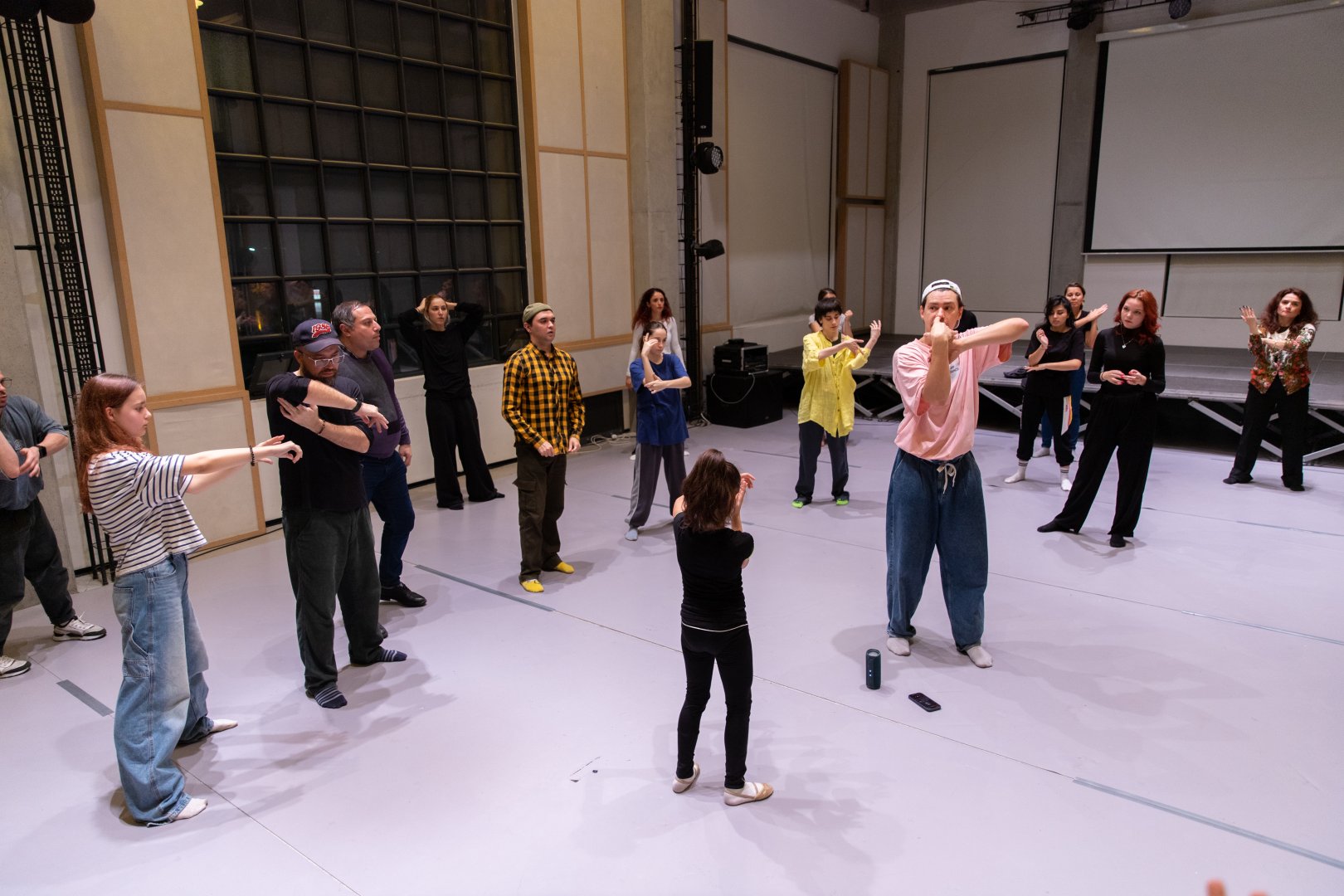 В YARAT представлен пластический спектакль под названием "Наедине с собой" (ФОТО)