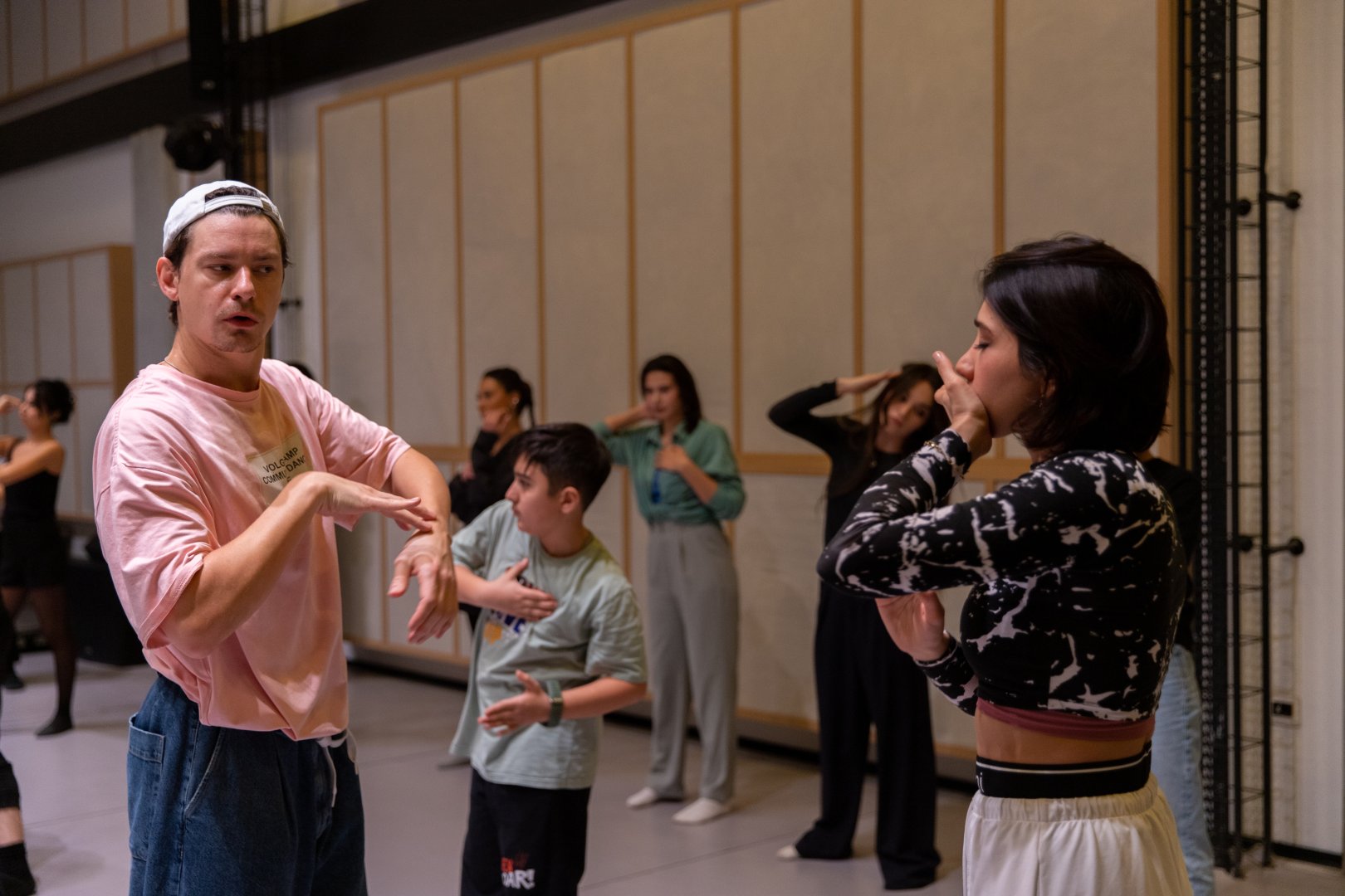 В YARAT представлен пластический спектакль под названием "Наедине с собой" (ФОТО)