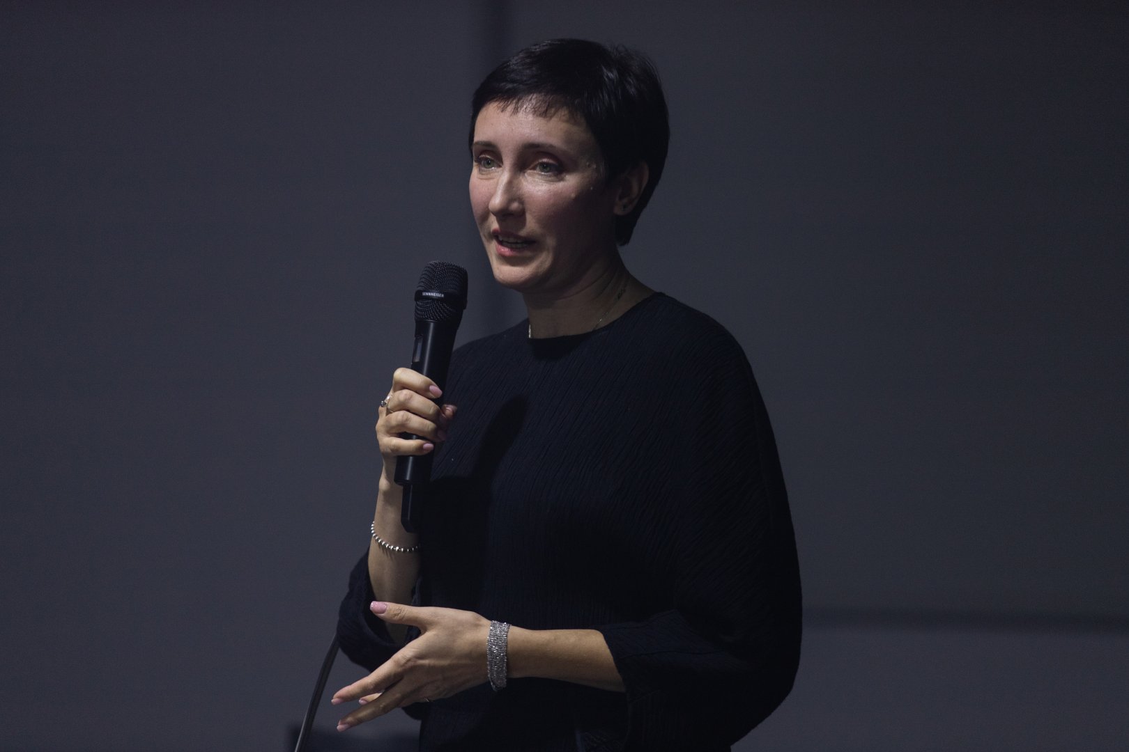 В YARAT представлен пластический спектакль под названием "Наедине с собой" (ФОТО)