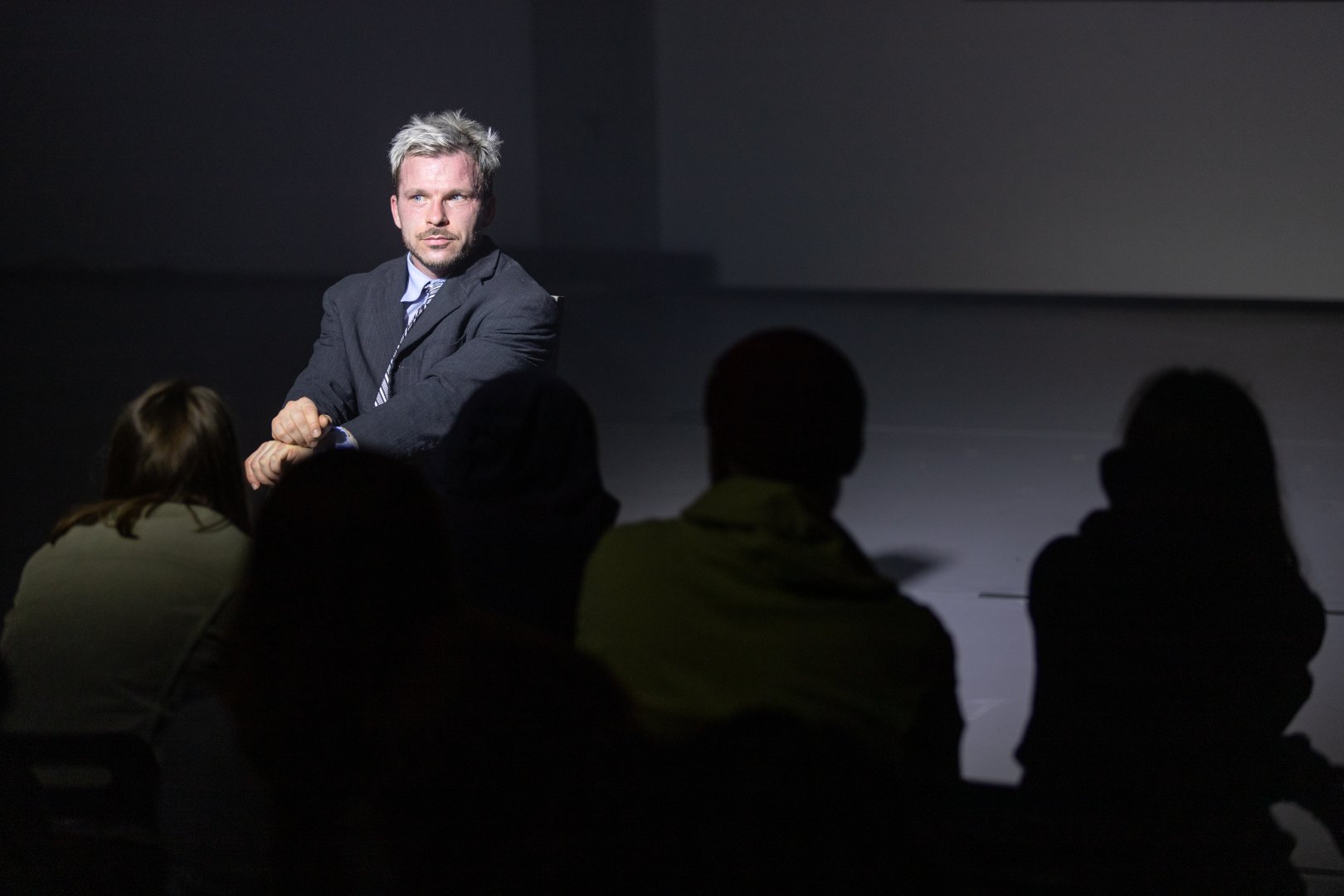 В YARAT представлен пластический спектакль под названием "Наедине с собой" (ФОТО)