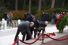 Члены ОО "Альянс" почтили память великого лидера Гейдара Алиева (ФОТО)