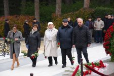 Члены ОО "Альянс" почтили память великого лидера Гейдара Алиева (ФОТО)