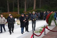 Члены ОО "Альянс" почтили память великого лидера Гейдара Алиева (ФОТО)