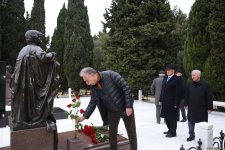 Члены ОО "Альянс" почтили память великого лидера Гейдара Алиева (ФОТО)