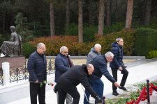 Члены ОО "Альянс" почтили память великого лидера Гейдара Алиева (ФОТО)