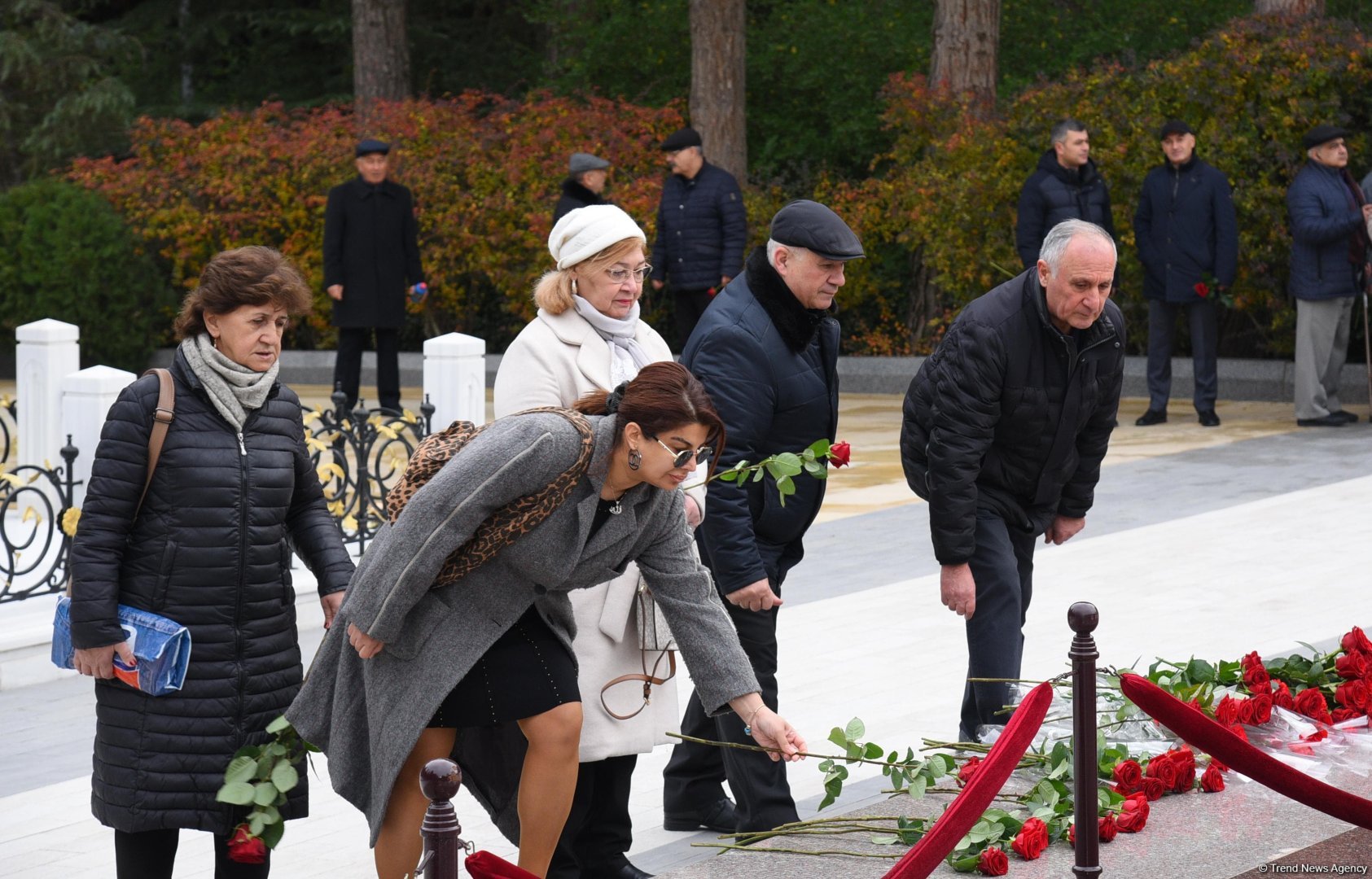 Члены ОО "Альянс" почтили память великого лидера Гейдара Алиева (ФОТО)