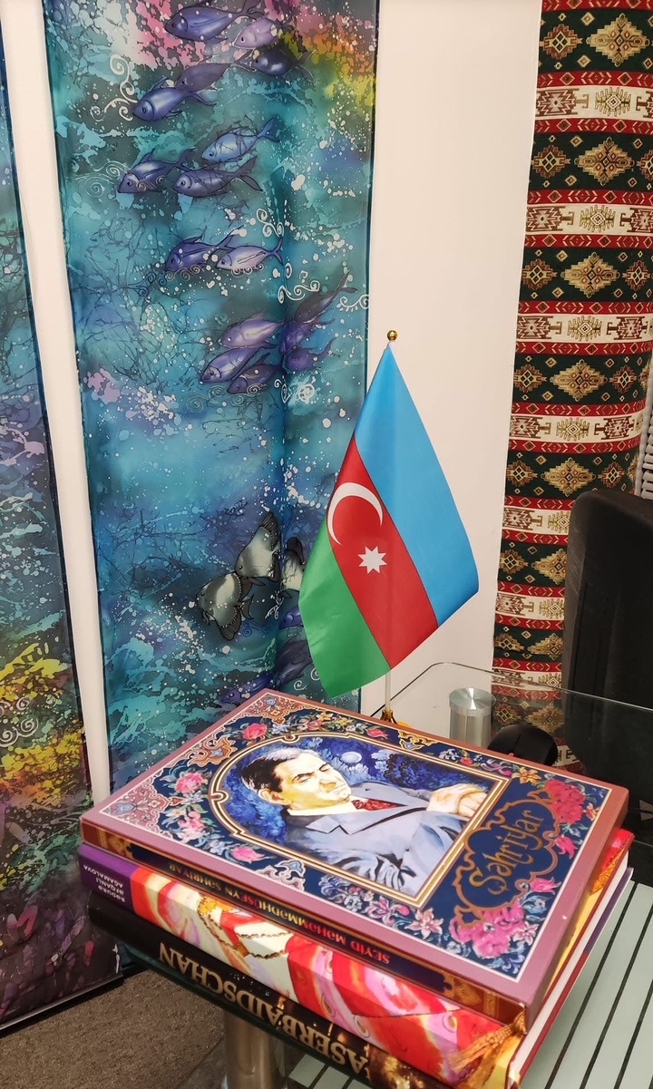 В Азербайджанском культурном доме в Праге прошел вечер поэзии и музыки (ФОТО)