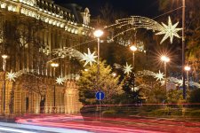 В Баку ведутся подготовительные работы к празднованию Нового года (ФОТО)