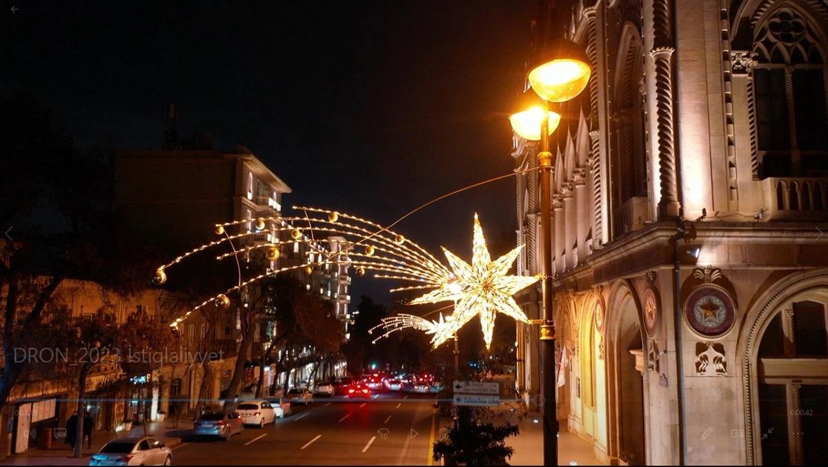 В Баку ведутся подготовительные работы к празднованию Нового года (ФОТО)