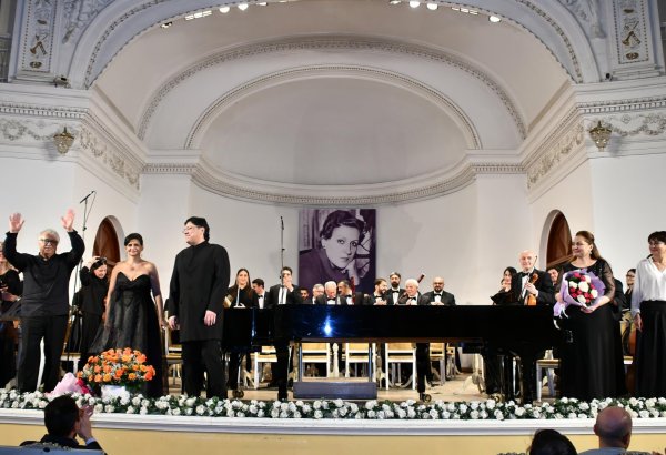 Cостоялся концерт, посвященный 90-летию со дня рождения заслуженного деятеля искусств Эльмиры Сафаровой (ФОТО)