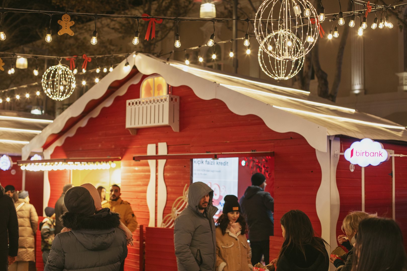 В Баку проходит благотворительная ярмарка Soyuq Əllər, İsti Ürək 2024-2025 (ФОТО)