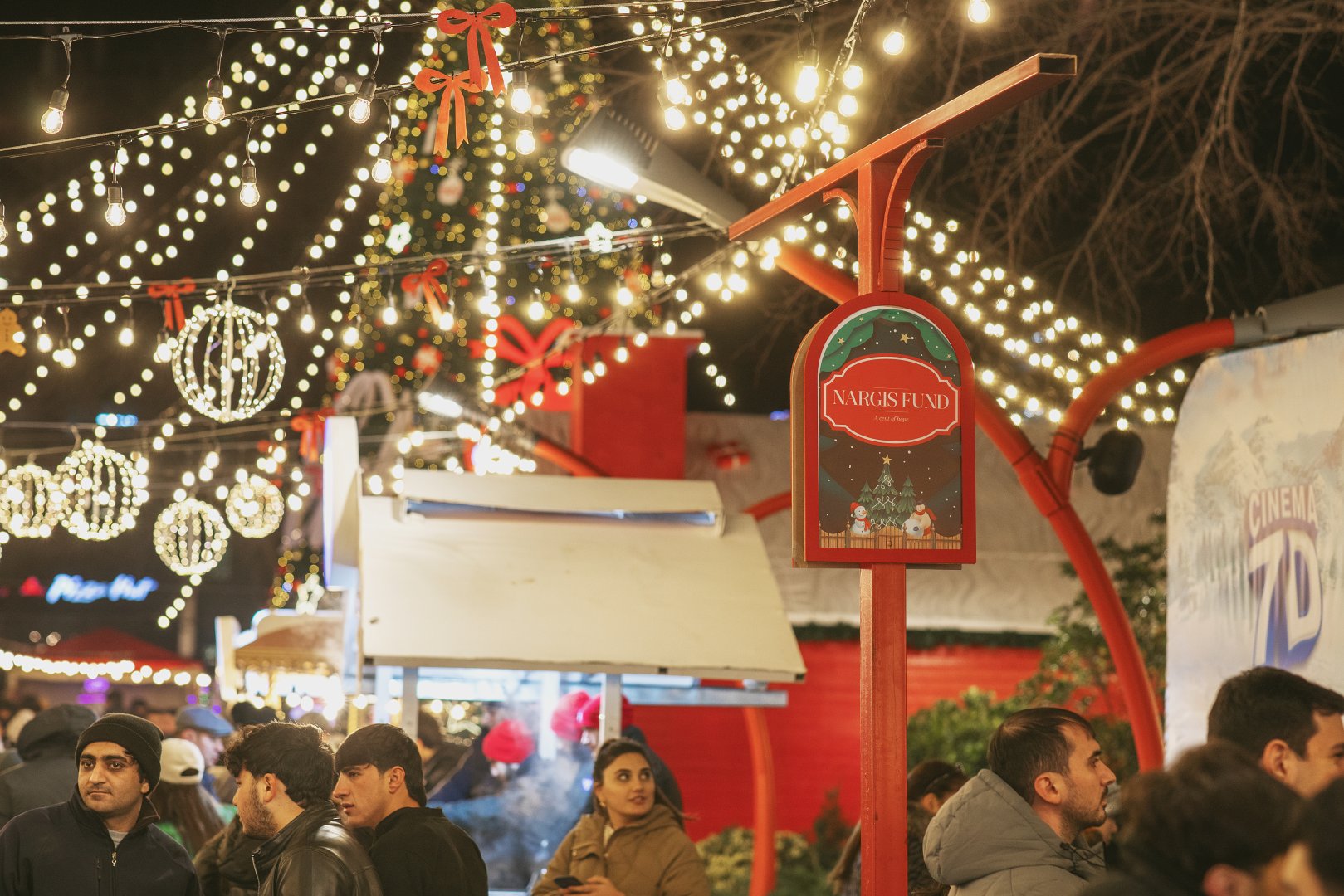 В Баку проходит благотворительная ярмарка Soyuq Əllər, İsti Ürək 2024-2025 (ФОТО)