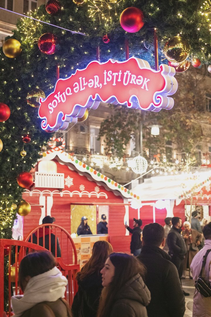 В Баку проходит благотворительная ярмарка Soyuq Əllər, İsti Ürək 2024-2025 (ФОТО)