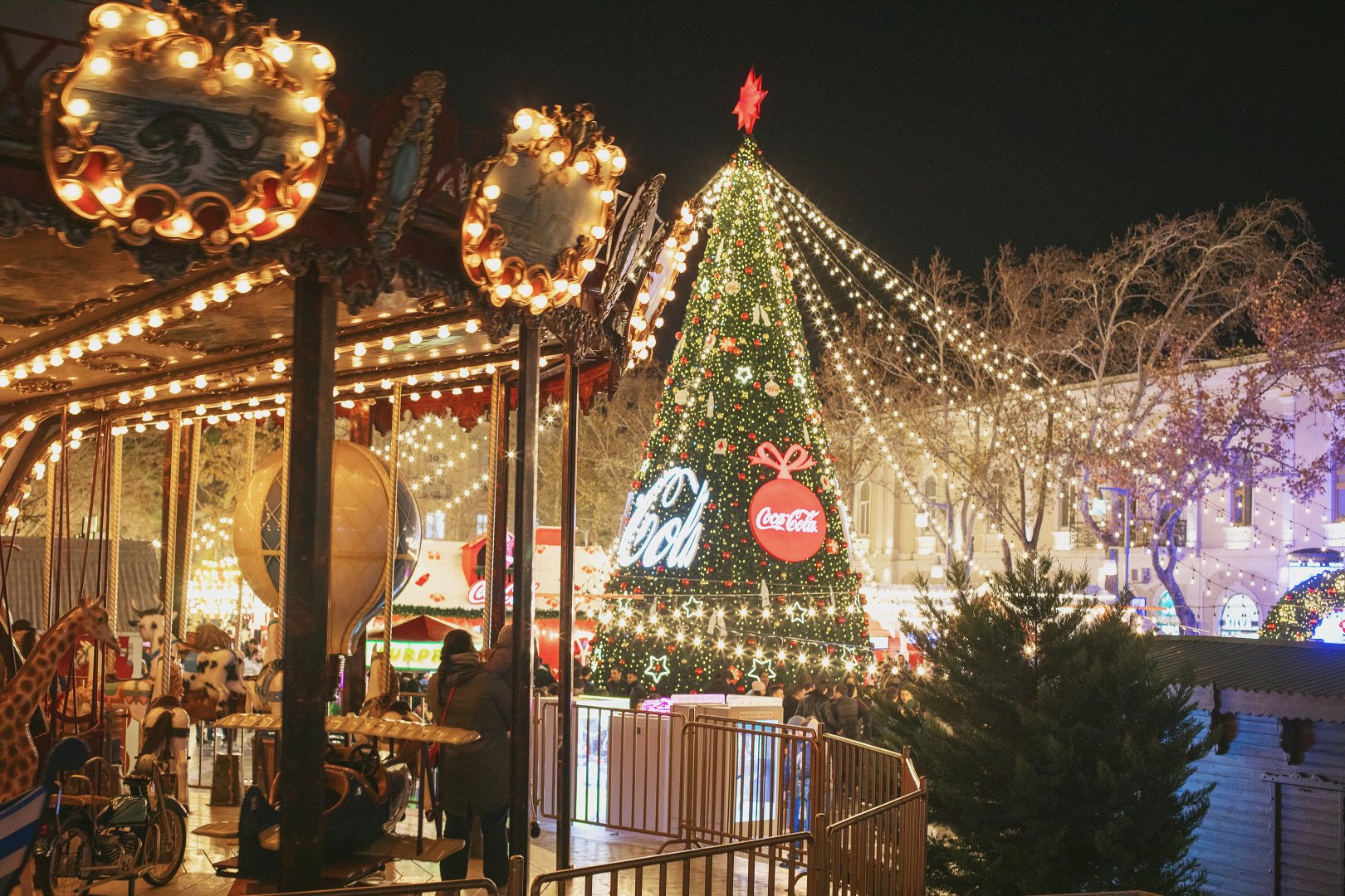 В Баку проходит благотворительная ярмарка Soyuq Əllər, İsti Ürək 2024-2025 (ФОТО)