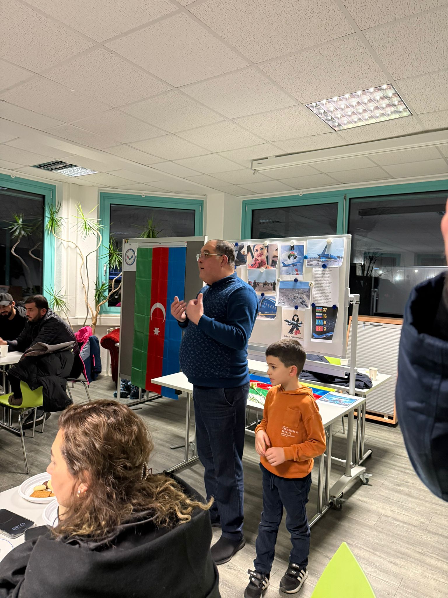 Азербайджанцы мира чтят память погибших при крушении самолета AZAL (ФОТО)