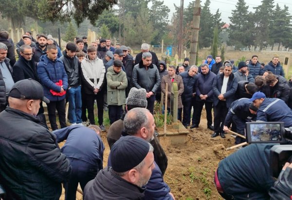 В Баку похоронен погибший в авиакатастрофе 13-летний Мухаммедали (ФОТО)