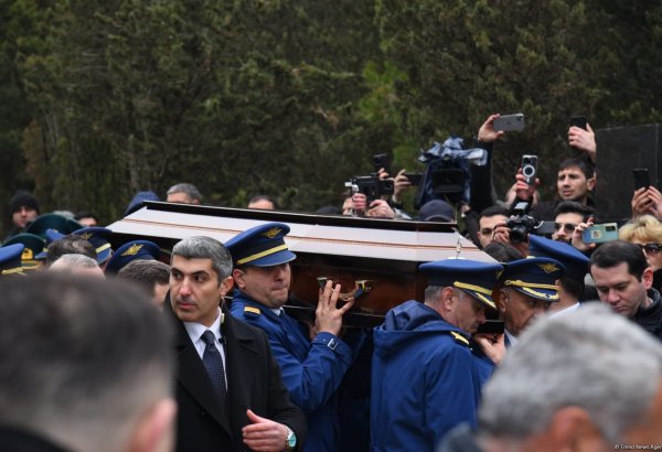 Члены экипажа самолета AZAL, погибшие в авиакатастрофе, похоронены на II Аллее почетного захоронения (ФОТО/ВИДЕО)