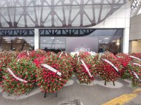 Тела членов экипажа, погибших в авиакатастрофе доставлены в Международный аэропорт Гейдар Алиев для прощальной церемонии (ФОТО/ВИДЕО)