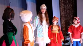 Для детей с ограниченными возможностями здоровья и из семей шехидов Карабахской войны представлен новогодний спектакль (ФОТО)