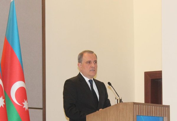 Азербайджан не будет участвовать в Саммите Европейского политсоюза в Армении - министр