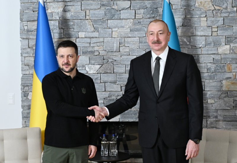 Президент Украины позвонил Президенту Ильхаму Алиеву