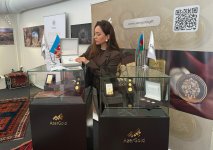 Коллекции золотых и серебряных монет ЗАО “AzerGold” в очередной раз были выставлены в Швейцарии (ФОТО)