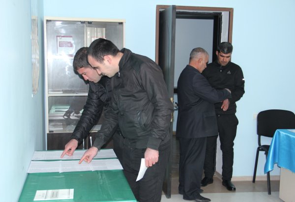 В Нахчыване осужденные проголосовали на муниципальных выборах (ФОТО)