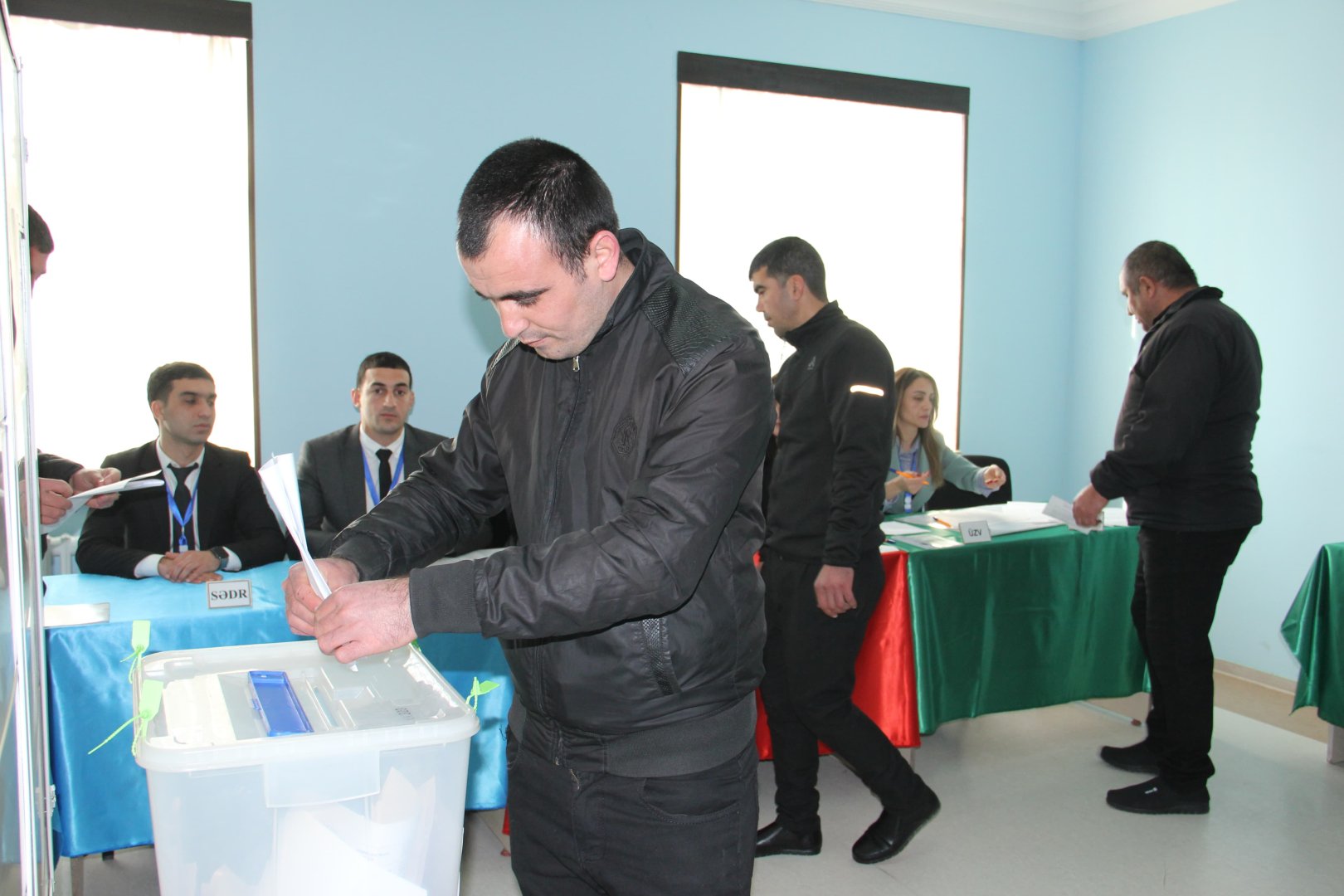 В Нахчыване осужденные проголосовали на муниципальных выборах (ФОТО)