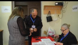 Процесс голосования на муниципальных выборах в Азербайджане продолжается - Фоторепортаж