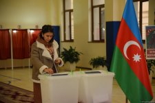 Завершилось голосование на муниципальных выборах в Азербайджане (Обновлено) (ФОТО)