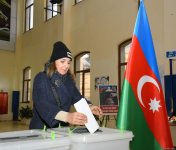 Завершилось голосование на муниципальных выборах в Азербайджане (Обновлено) (ФОТО)