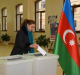 Процесс голосования на муниципальных выборах в Азербайджане продолжается - Фоторепортаж