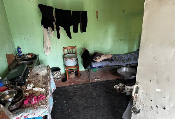 Видеокадры из дома в Агджабеди, где произошел взрыв ручной гранаты