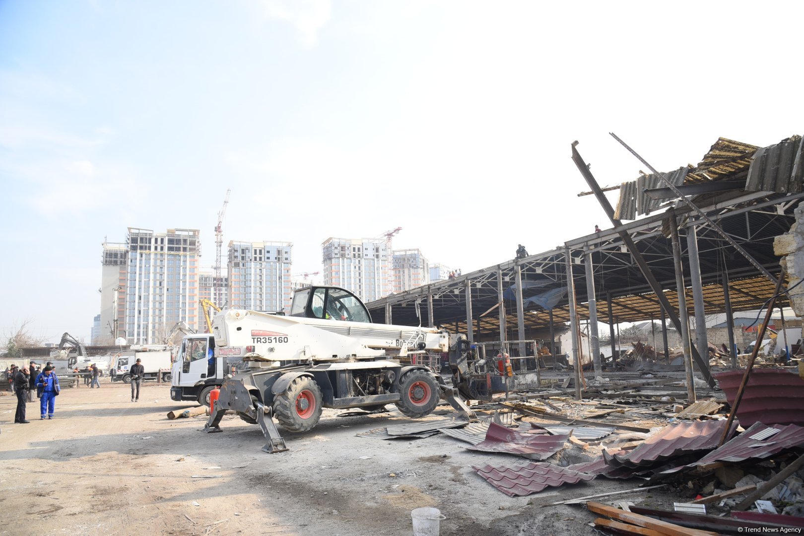 Фоторепортаж с места сноса рынка "Кешля" в Баку