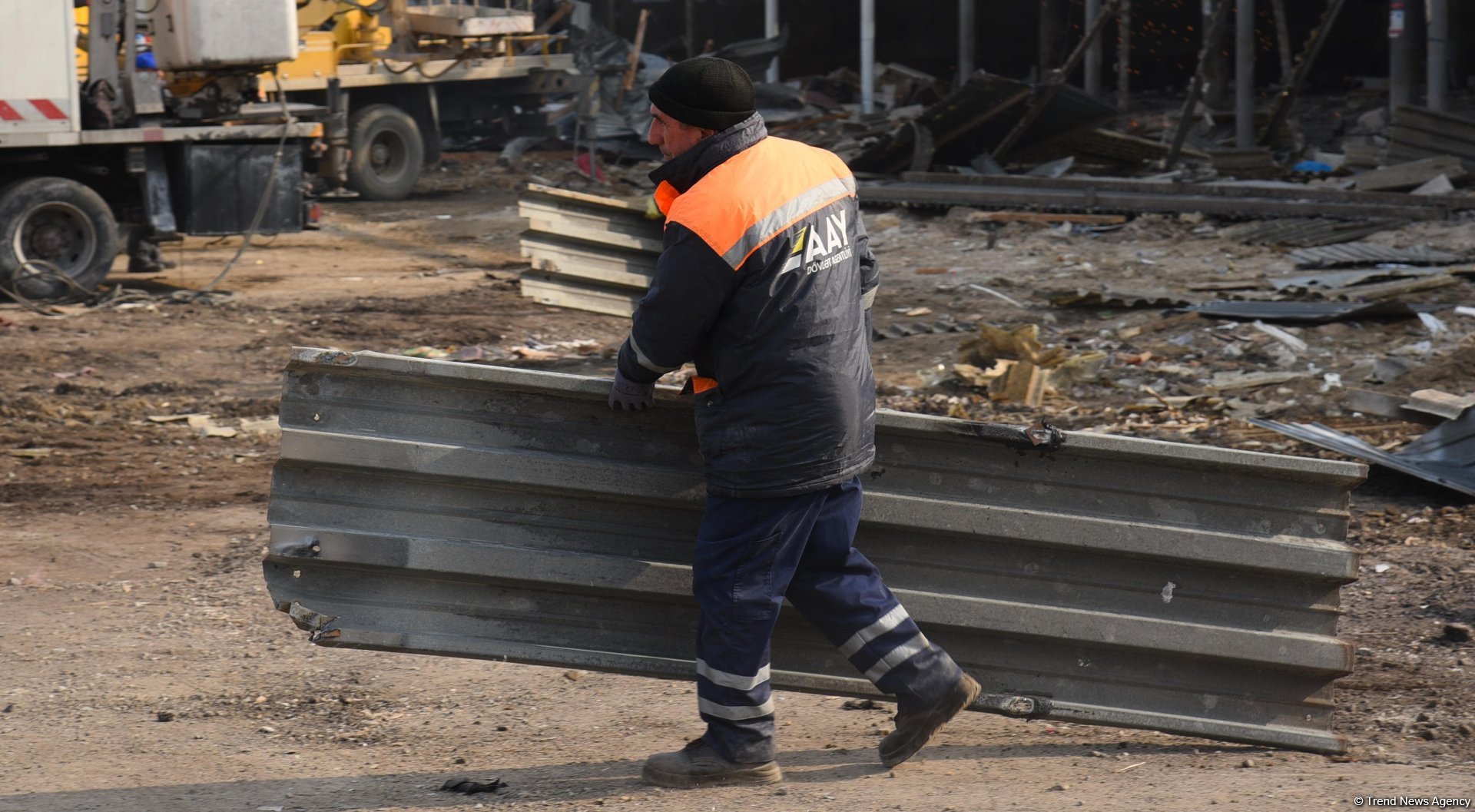 Фоторепортаж с места сноса рынка "Кешля" в Баку