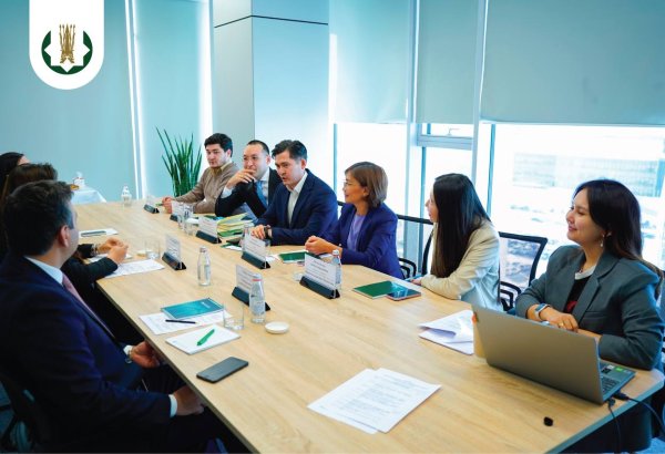 Центробанки Казахстана и Азербайджана обменялись опытом в сфере коммуникаций