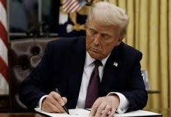 Трамп продлил работу TikTok в США