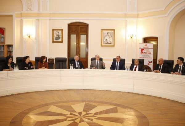 Азербайджанская интеллигенция обсудила вопрос развития человека высокой культуры (ФОТО)