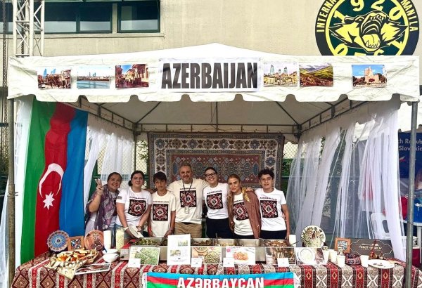 Азербайджан представлен на международном фестивале в Маниле (ФОТО)