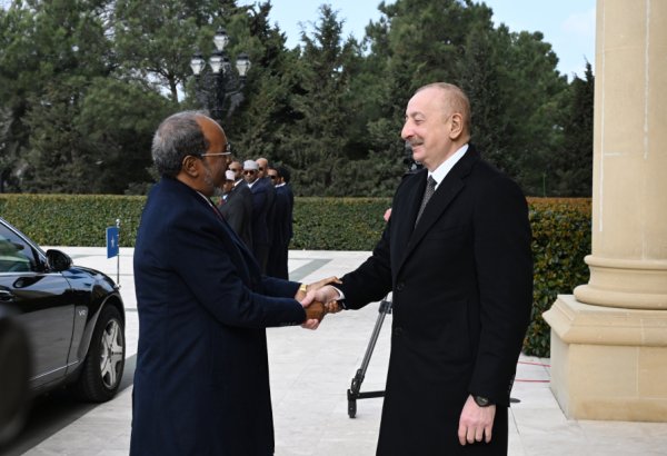 В Баку состоялась церемония официальной встречи Президента Сомали Хасана Шейха Мохамуда (ФОТО/ВИДЕО)