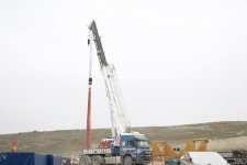 На ВЭС "Хызы-Абшерон" работы идут быстрыми темпами - фоторепортаж