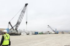 На ВЭС "Хызы-Абшерон" работы идут быстрыми темпами - фоторепортаж