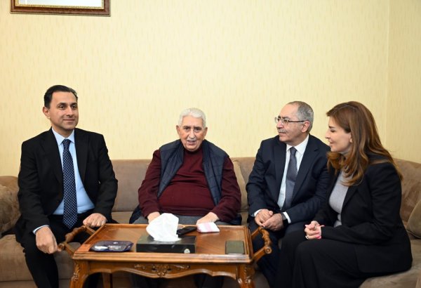 Представители культуры Азербайджана посетили видного мастера мугама Арифа Бабаева по случаю дня рождения (ФОТО)