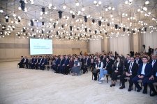 В Баку состоялся форум "Взгляд в будущее: Укрепление суверенитета в условиях новых реалий" (ФОТО)