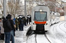 Все поезда продолжают движение по расписанию - АЖД (ФОТО)