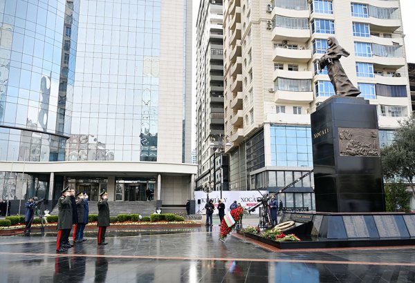 Руководящий состав министерства обороны Азербайджана посетил памятник "Крик матери" (ФОТО)