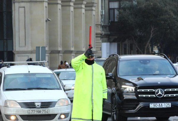 В Азербайджане минутой молчания почтили память жертв Ходжалинского геноцида (ФОТО)