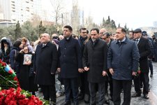 Коллектив Милли Меджлиса Азербайджана почтил память жертв Ходжалинского геноцида (ФОТО)