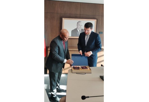 Генсек D-8 предложил провести в Баку встречу по инвестиционному сотрудничеству стран-членов